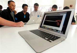 Illustration for article titled First Impressions of the New MacBook Airs